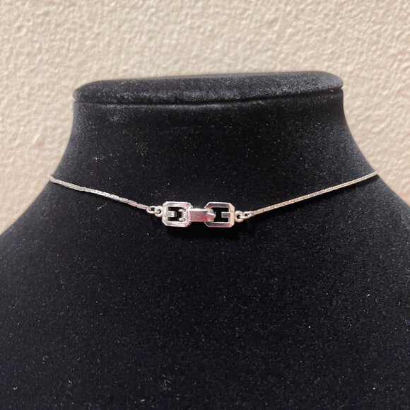 New ✨GIVENCHY “G” Crystal NECKLACE - Picture 6 of 8